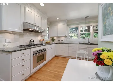 2550 Ne 30th Avenue Portland OR 97212