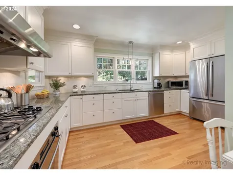 2550 Ne 30th Avenue Portland OR 97212
