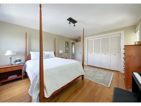 2550 Ne 30th Avenue Portland OR 97212