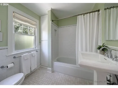 2550 Ne 30th Avenue Portland OR 97212