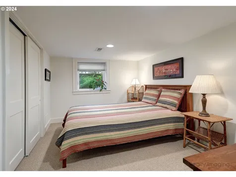 2550 Ne 30th Avenue Portland OR 97212
