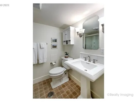 2550 Ne 30th Avenue Portland OR 97212