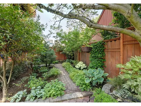 2550 Ne 30th Avenue Portland OR 97212
