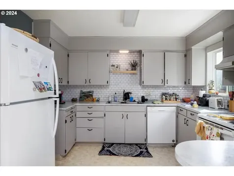 4435 SW 99th Avenue Beaverton OR 97005