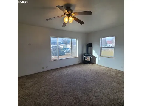 295 S 7th Avenue Elgin OR 97827