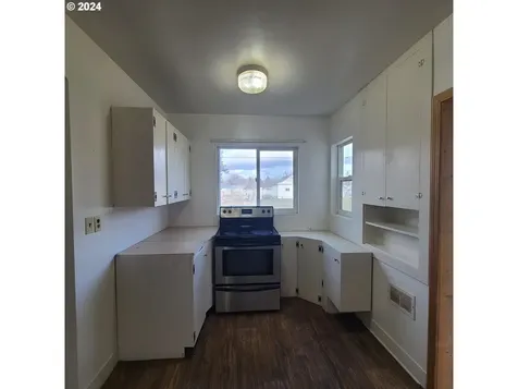 295 S 7th Avenue Elgin OR 97827