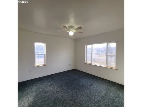 295 S 7th Avenue Elgin OR 97827