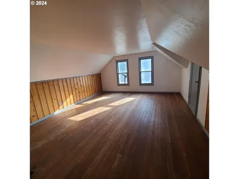 295 S 7th Avenue Elgin OR 97827