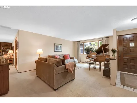 2792 Elysium Avenue Eugene OR 97401