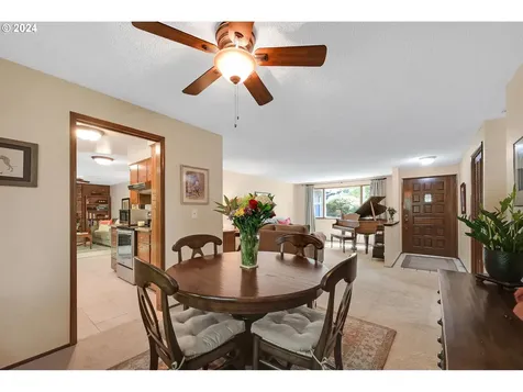 2792 Elysium Avenue Eugene OR 97401