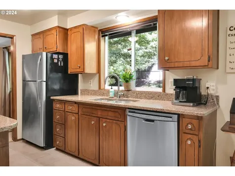 2792 Elysium Avenue Eugene OR 97401