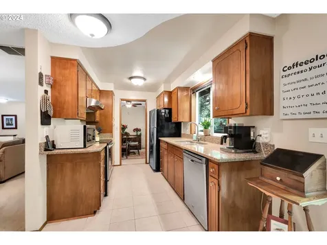 2792 Elysium Avenue Eugene OR 97401