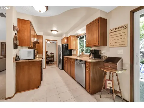 2792 Elysium Avenue Eugene OR 97401