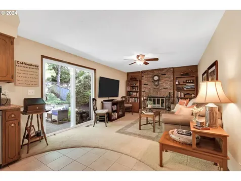 2792 Elysium Avenue Eugene OR 97401