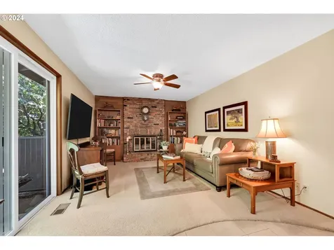 2792 Elysium Avenue Eugene OR 97401