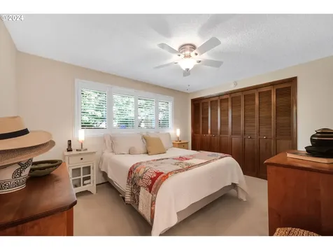 2792 Elysium Avenue Eugene OR 97401