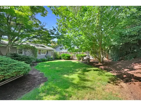 2792 Elysium Avenue Eugene OR 97401