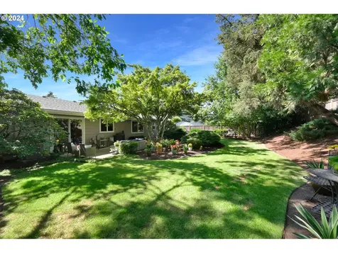 2792 Elysium Avenue Eugene OR 97401