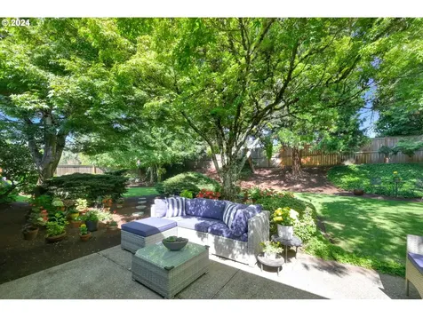 2792 Elysium Avenue Eugene OR 97401