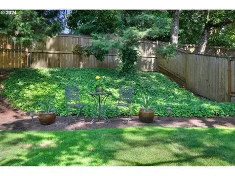 2792 Elysium Avenue Eugene OR 97401