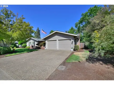 2792 Elysium Avenue Eugene OR 97401