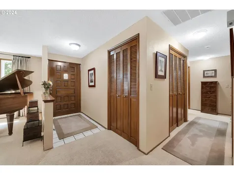 2792 Elysium Avenue Eugene OR 97401