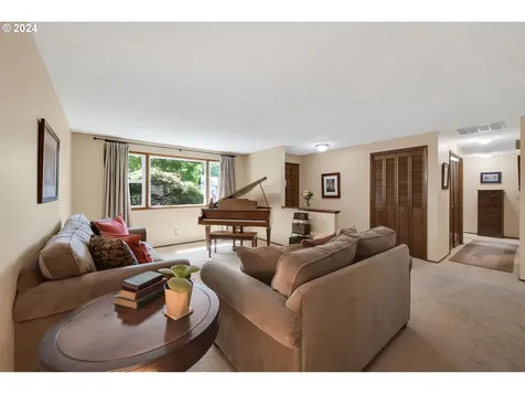 2792 Elysium Avenue Eugene OR 97401