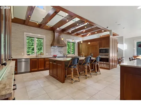 4330 Sw Charming Way Portland OR 97225