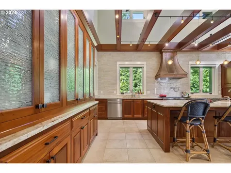 4330 Sw Charming Way Portland OR 97225