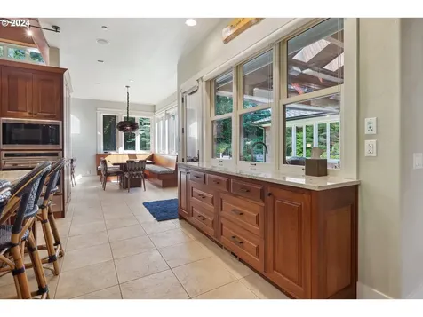 4330 Sw Charming Way Portland OR 97225