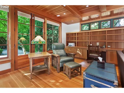 4330 Sw Charming Way Portland OR 97225