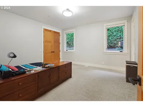 4330 Sw Charming Way Portland OR 97225