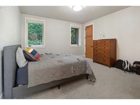 4330 Sw Charming Way Portland OR 97225