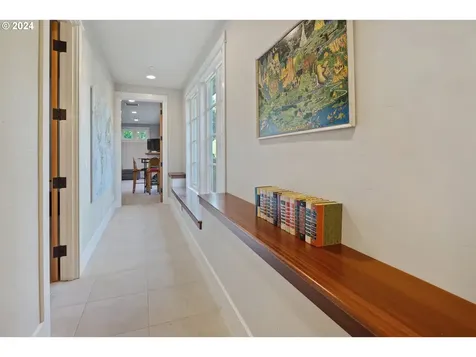 4330 Sw Charming Way Portland OR 97225