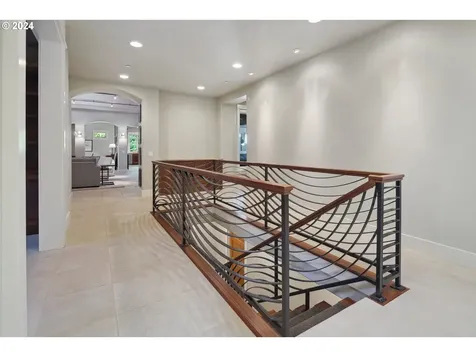 4330 Sw Charming Way Portland OR 97225
