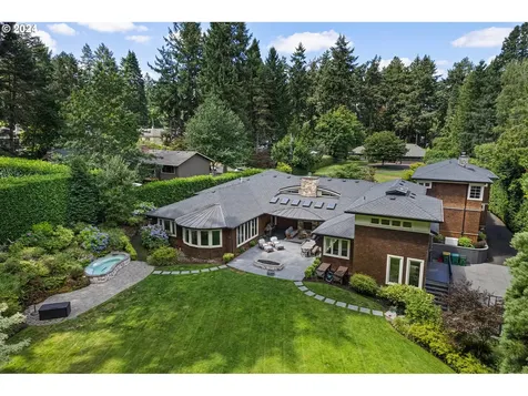 4330 Sw Charming Way Portland OR 97225