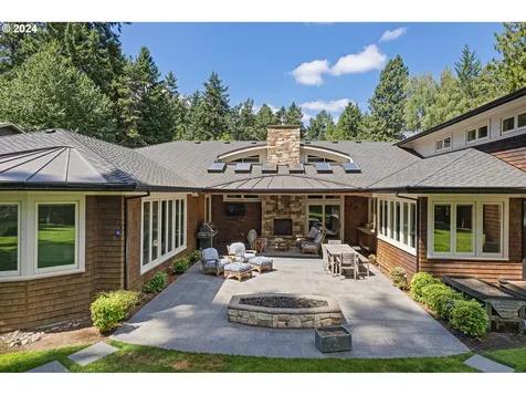 4330 Sw Charming Way Portland OR 97225