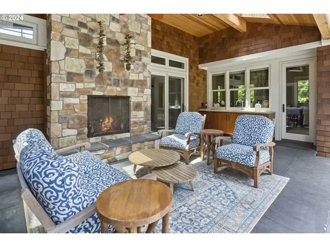 4330 Sw Charming Way Portland OR 97225
