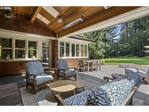 4330 Sw Charming Way Portland OR 97225