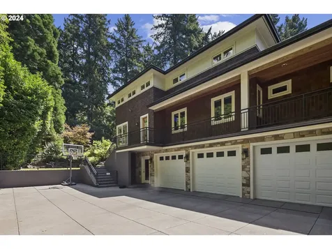 4330 Sw Charming Way Portland OR 97225