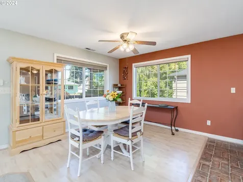 3143 Hemlock Street Longview WA 98632