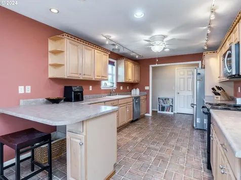 3143 Hemlock Street Longview WA 98632