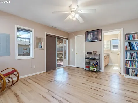 3143 Hemlock Street Longview WA 98632