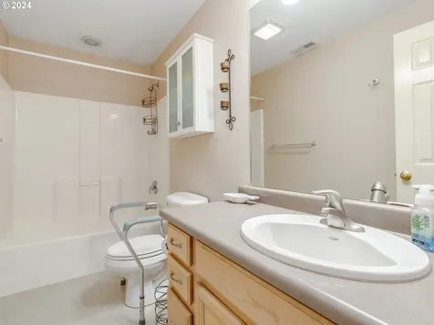 3143 Hemlock Street Longview WA 98632