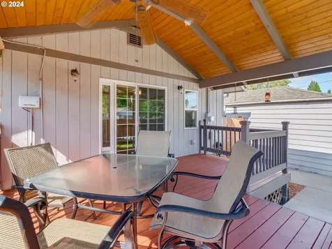 3143 Hemlock Street Longview WA 98632