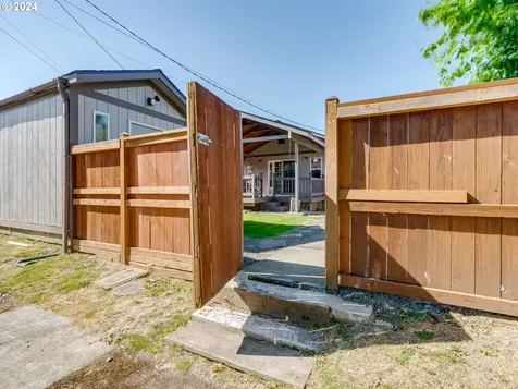 3143 Hemlock Street Longview WA 98632