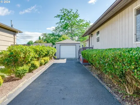 3143 Hemlock Street Longview WA 98632