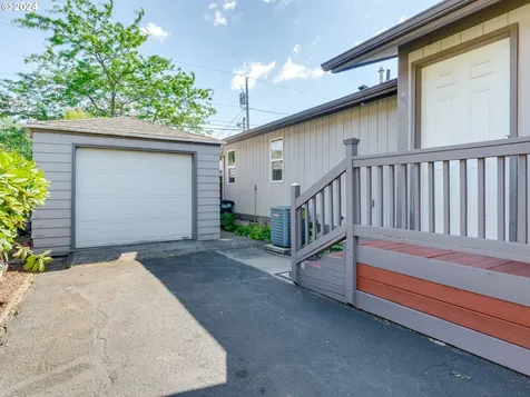 3143 Hemlock Street Longview WA 98632