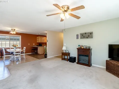 3143 Hemlock Street Longview WA 98632