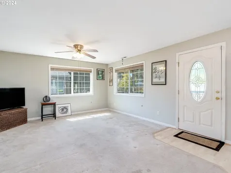 3143 Hemlock Street Longview WA 98632